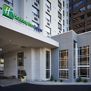 Holiday Inn Express Windsor Waterfront, An Ihg Hotel